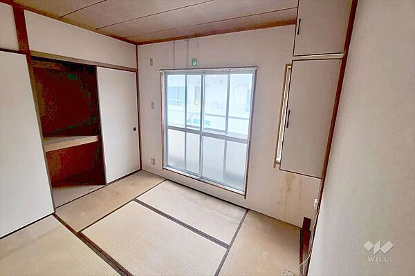 ～北側和室約6帖～バルコニーに面した、大きく窓がとられてるため、開放感があり、明るく快適にお過ごしいただけます。物入がありますので、荷物が多い方でも安心です！［2026年6月5日撮影］
