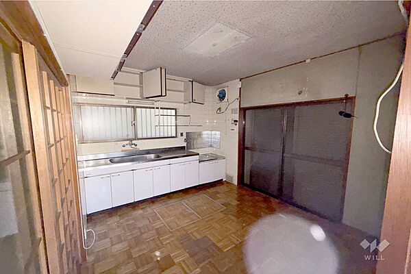 ～DK約6帖～隣接しているお部屋を開放しフレキシブルにご利用いただけます。リフォームプランもございますので、お気軽にご相談くださいませ。［2026年9月5日撮影］