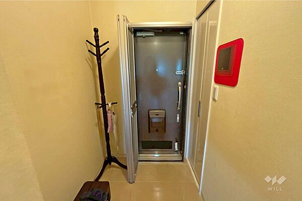 ～玄関～靴だけでなく、物入がございますので、アウトドアグッツ、外出時に必要なものや、お子様のお遊びグッツなど収納ができます！［2026年6月29日撮影］