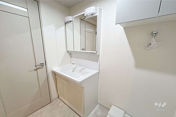 ～洗面室～2026年6月に洗面台新調済みですので気持ちよくお使いいただけます！また、収納もございますのでお掃除用具やタオルなど収納できます！［2026年7月9日撮影］