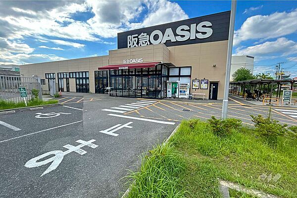 阪急オアシス(伊丹大鹿店)の外観