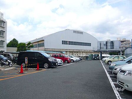 敷地の東側に隣接する「辻公園」