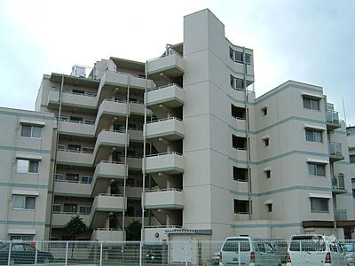 外観：外観■独立性が高く採光・通風の優れた三方角部屋！■2026年6月リフォーム実施！■駅からバス乗車約16分・徒歩5分！■天王寺川に近い静かな住宅地！［3階部分/7階建］