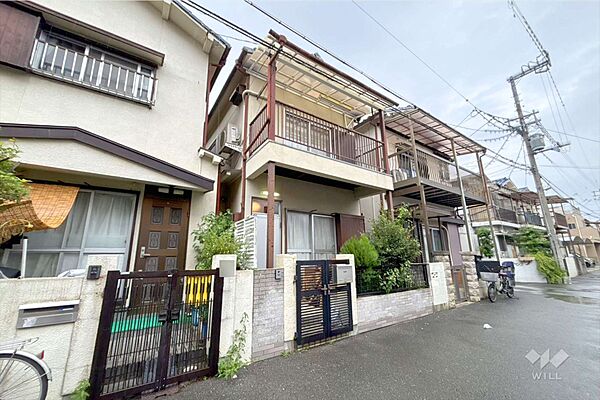 ～物件の外観（南西側から）～・『天神川小学校』徒歩9分！・『荒牧中学校』徒歩15分！・『関西スーパー鴻池店』徒歩2分！・『伊丹スポーツセンター』徒歩13分！［2026年9月17日撮影］