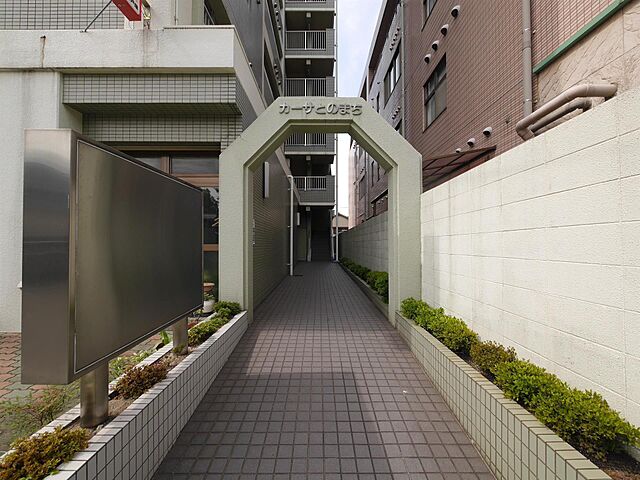 6 / 12