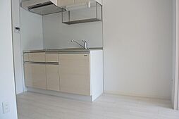 トラストコート京都山科三条 2階1DKのリビング/ダイニング