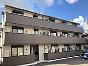 淀駅より徒歩22分 築4年9ヶ月 3階建の賃貸物件