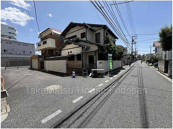 2方角地・南側通路で日当たり・風通し大変良好です。※5/9撮影　古家有り（更地渡し）
