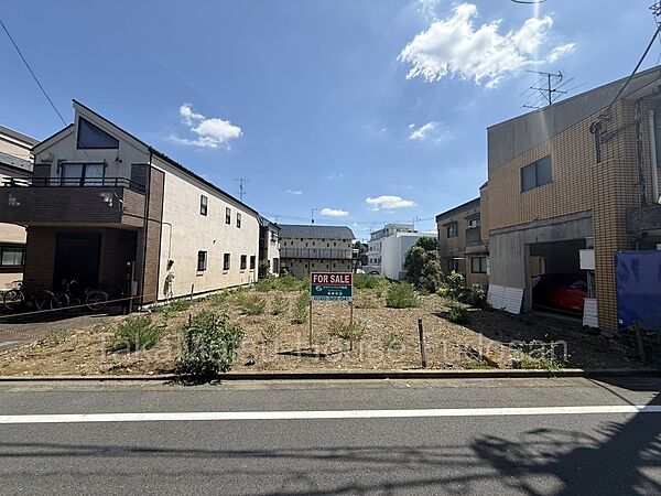 北側正面からの土地