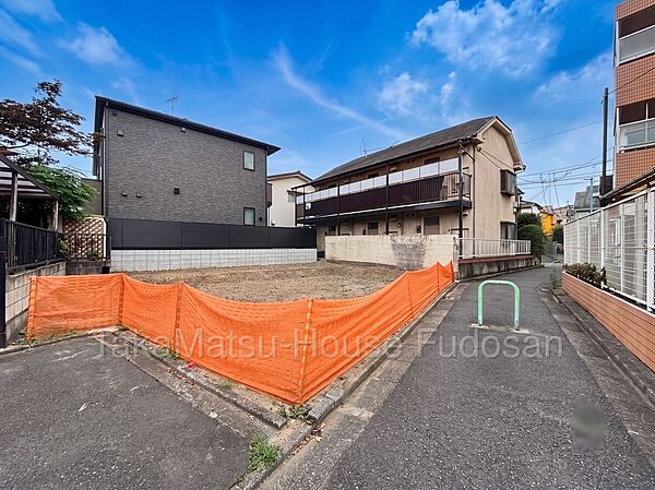 周辺の交通量が少なく閑静な住宅街です。