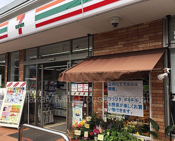 セブンイレブン世田谷上用賀1丁目店まで徒歩4分