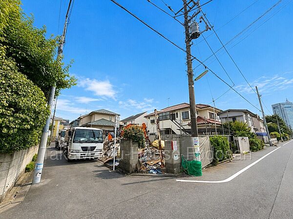 現地写真（8月21日撮影。現状解体中。更地にしてお引渡いたします）