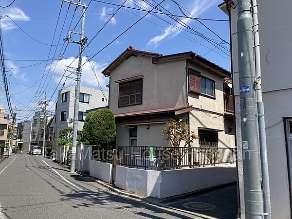 角地の為、視認性の良い物件です。