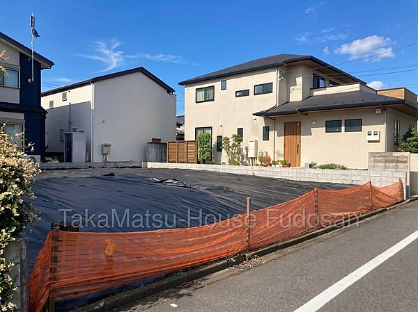 間口が広いため、お車をお持ちのお客様でもストレスのない駐車スペースをお作りいただけます。