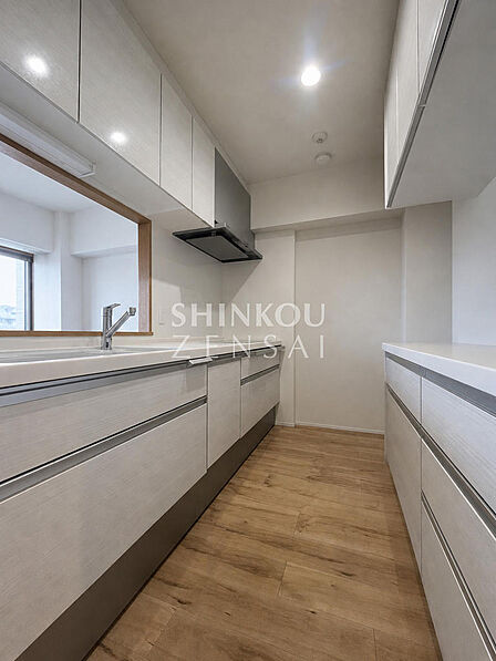 約3.2帖　＊ＣＧ加工写真（実際は居住中につき家具等ございます） 