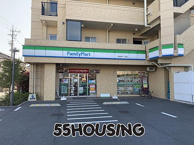 ファミリーマート浦和領家一丁目店 徒歩6分。 440m