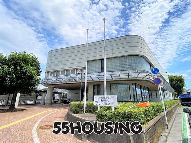 上尾市図書館 徒歩7分。 500m