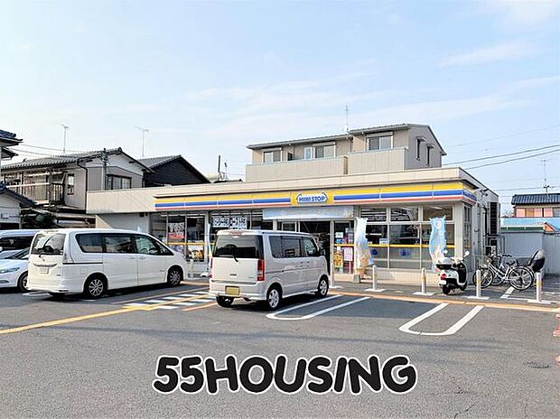 ミニストップさいたま岩槻諏訪店 徒歩14分。 1050m