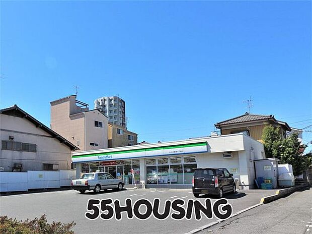 ファミリーマートさいたま櫛引町一丁目店 徒歩5分。 400m