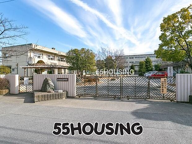 春日部市立緑中学校 徒歩13分。 1000m