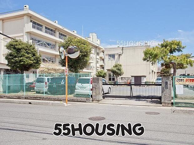 さいたま市立宮原中学校 徒歩9分。 709m