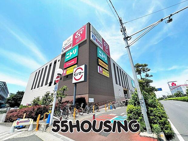 クイズゲート浦和 徒歩23分。 1800m