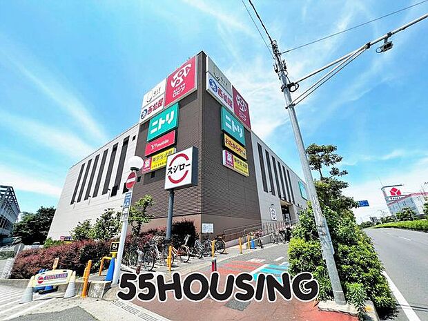 クイズゲート浦和 徒歩22分。 1700m