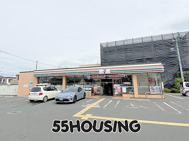 セブンイレブン伊奈栄店 徒歩4分。 300m