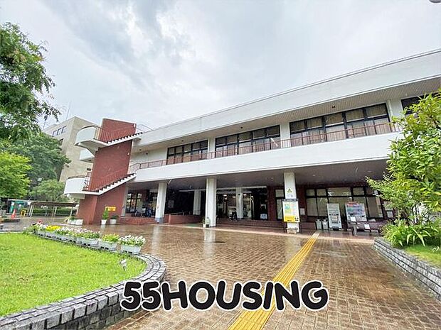 埼玉県立久喜図書館 徒歩10分。 800m