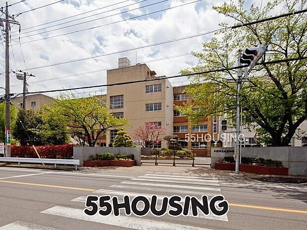 久喜市立久喜中学校 徒歩3分。 190m