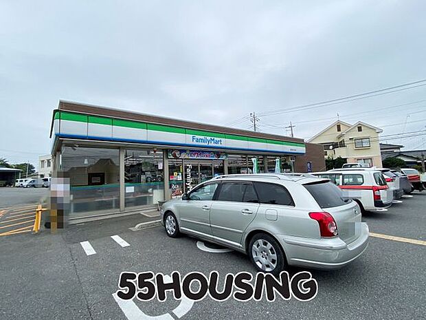ファミリーマート蓮田黒浜小前店 徒歩15分。 1152m