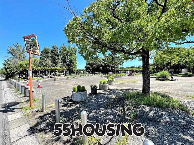 八王子公園 徒歩10分。 730m