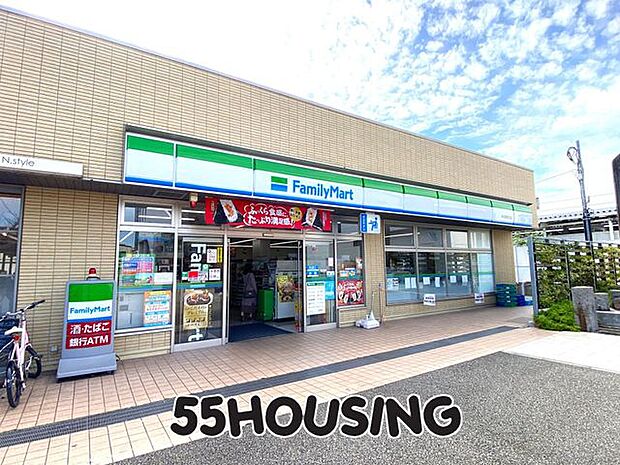 ファミリーマート幸手駅東口店 徒歩7分。 520m