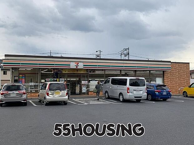 セブンイレブン桶川高校前店 徒歩8分。 590m