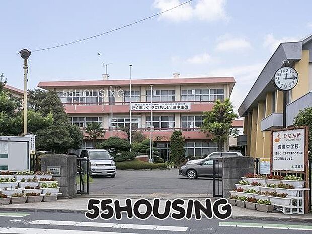 鴻巣市立鴻巣中学校 徒歩8分。 614m