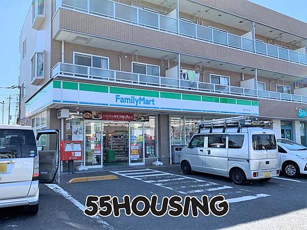 ファミリーマート浦和大谷口店 徒歩5分。 380m