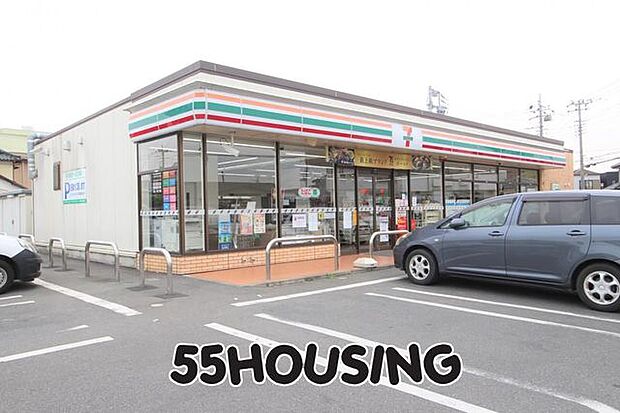 セブンイレブン久喜鷲宮5丁目店 徒歩7分。 553m