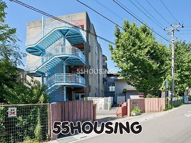 さいたま市立島小学校 徒歩7分。 560m