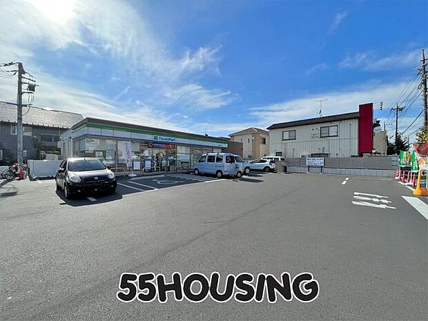 ファミリーマート川口南前川店 徒歩8分。 600m