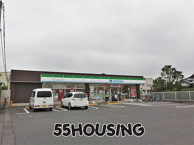 ファミリーマートさいたま町谷四丁目店 徒歩5分。 400m
