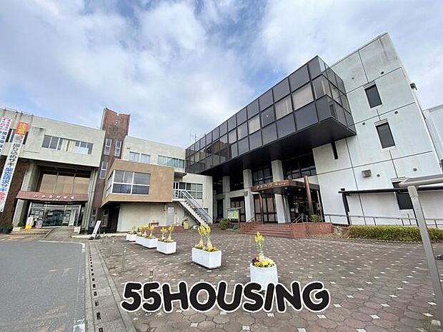 伊奈町役場 徒歩9分。 660m