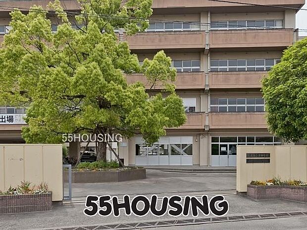 上尾市立東中学校 徒歩9分。 650m