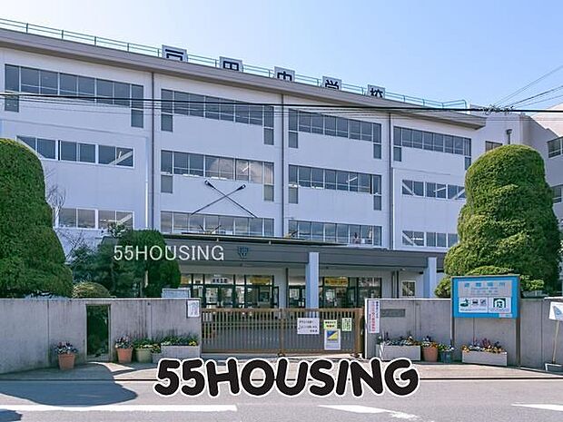 戸田市立戸田中学校 徒歩11分。 840m