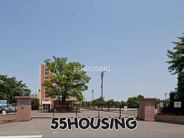 白岡市立南小学校 徒歩8分。 600m