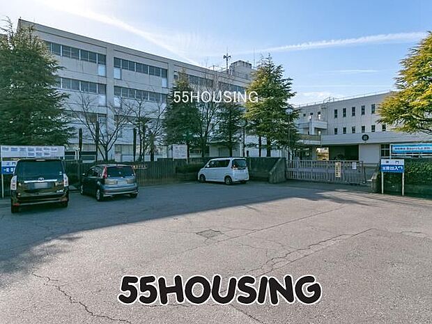 春日部市立葛飾中学校 徒歩9分。 650m