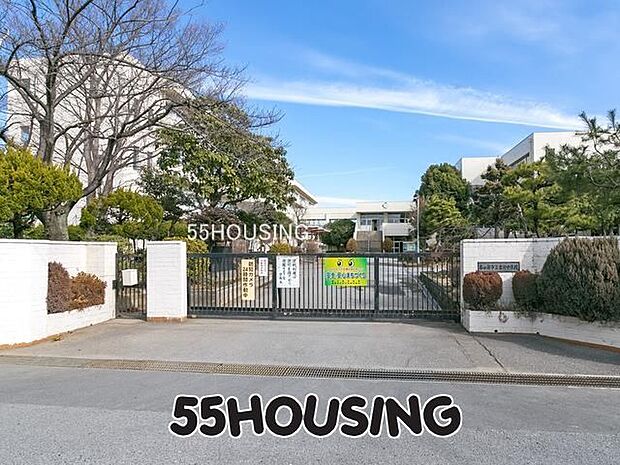 春日部市立豊野中学校 徒歩11分。 866m