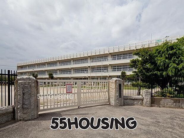 久喜市立鷲宮小学校 徒歩8分。 635m