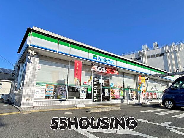 ファミリーマート上尾水上公園店 徒歩9分。 660m