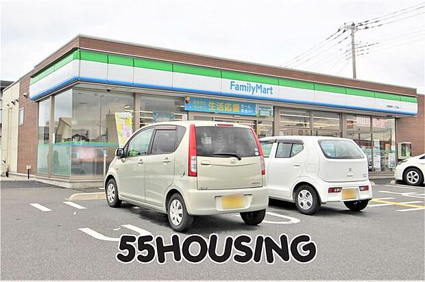 ファミリーマート岩槻東町一丁目店 徒歩11分。 830m