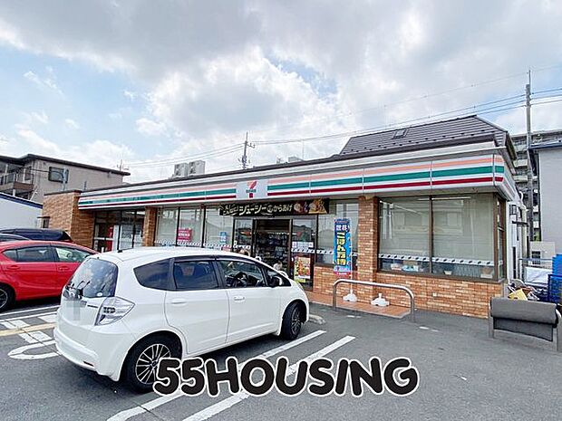 セブンイレブン越谷平方南町店 徒歩3分。 220m